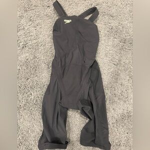 Speedo Kneeskin 23 comfort straps